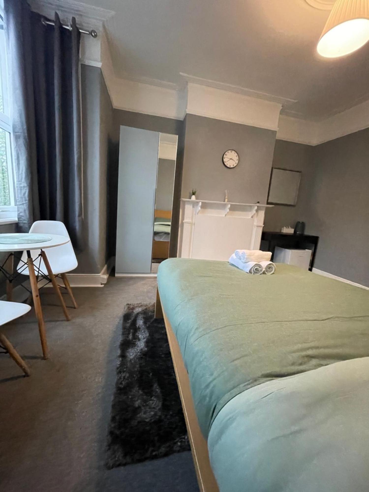 Cosy Double Rooms A Stones Throw From Wembley Stadium Лондон Екстериор снимка