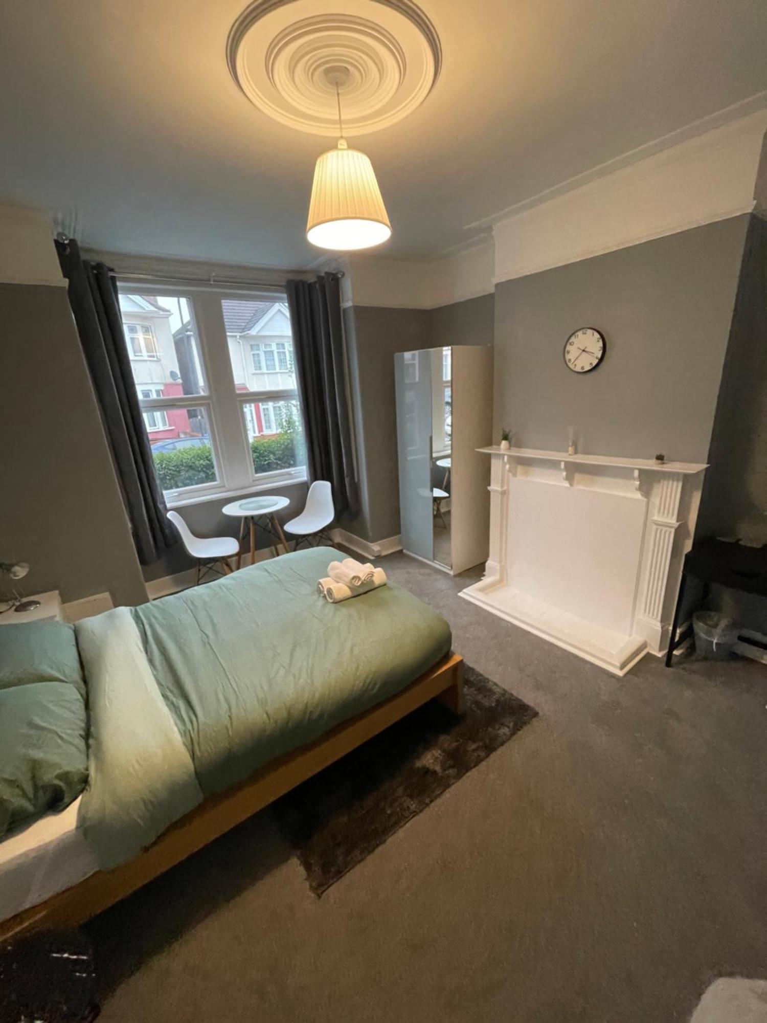 Cosy Double Rooms A Stones Throw From Wembley Stadium Лондон Екстериор снимка